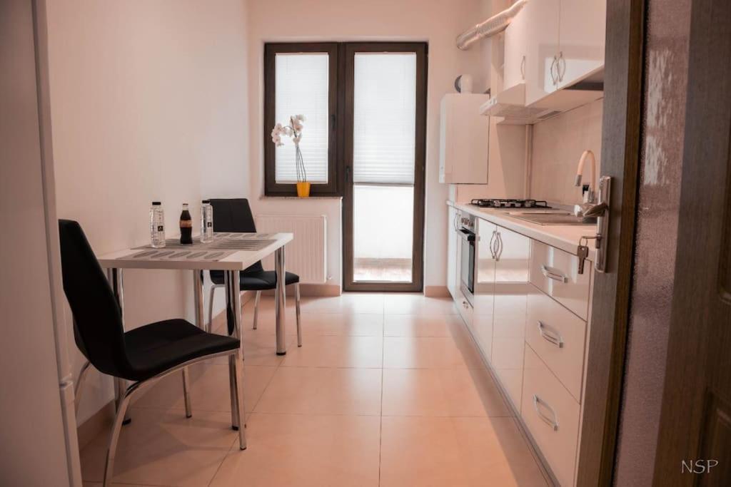 Apartament Zona Coresi Mall Brasov Bagian luar foto